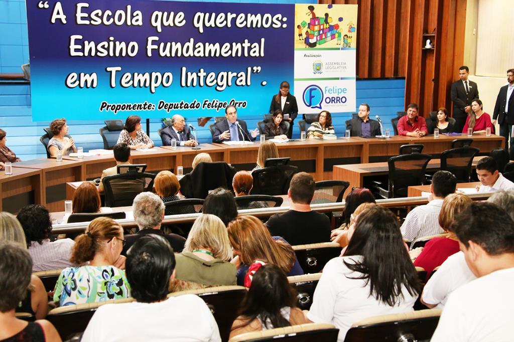 Imagem: Propostas foram reunidas em documento que será enviado às autoridades ligadas à educação