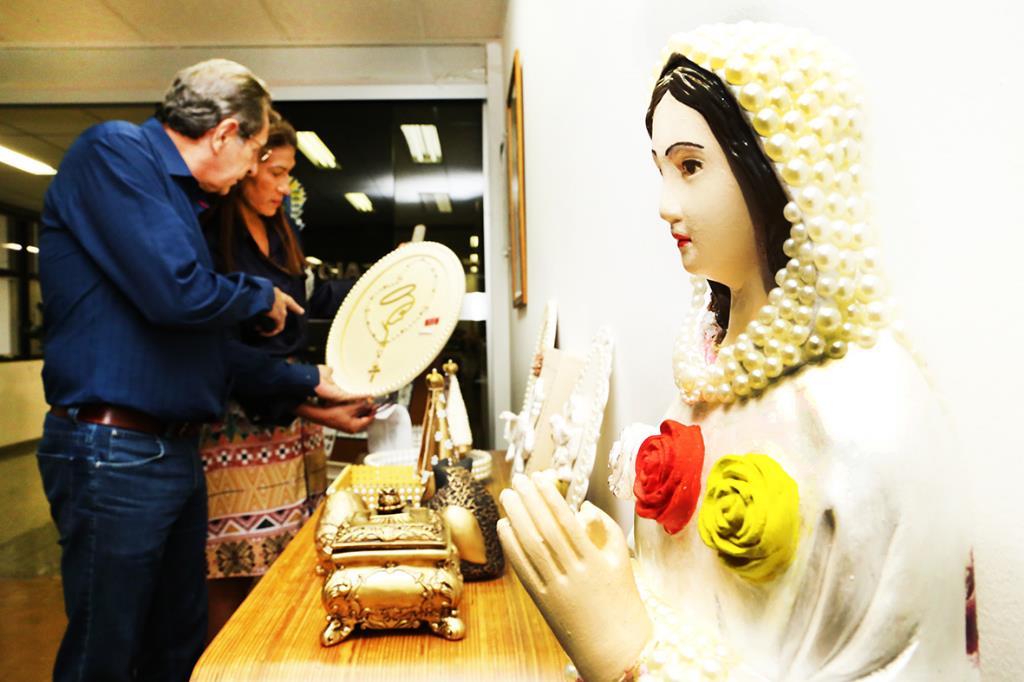 Imagem: Obras da artista ficam em exposição na Casa de Leis até dia 15