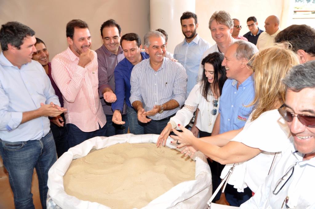 Imagem: Deputada Mara e governador Reinaldo na Iaco