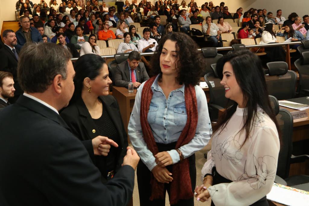 Imagem: Camila pediu apoio para formulação de leis que incentivem a amamentação